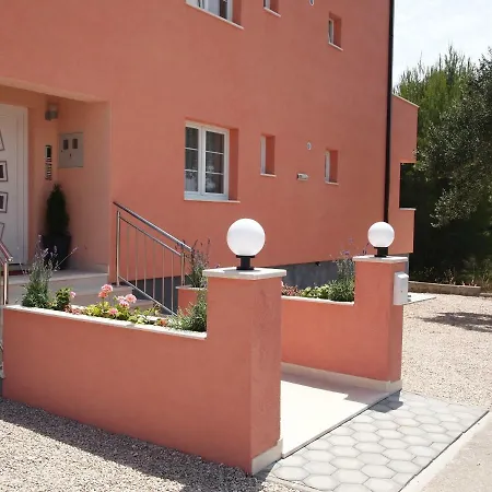 Apartman Maris *